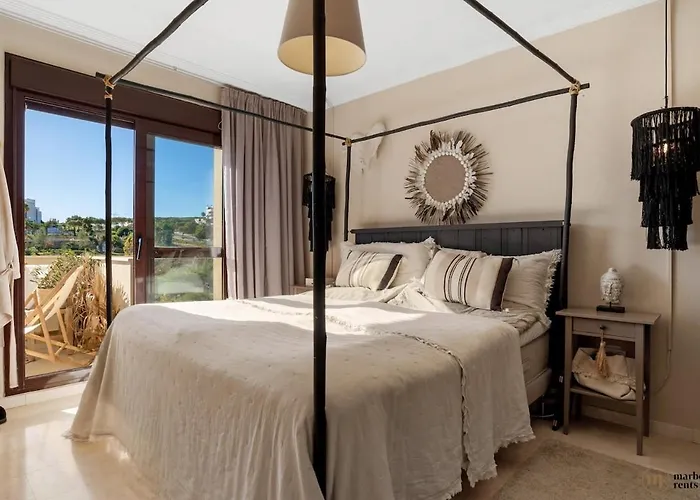 Penthouse Bali Ref #94 埃斯特波纳