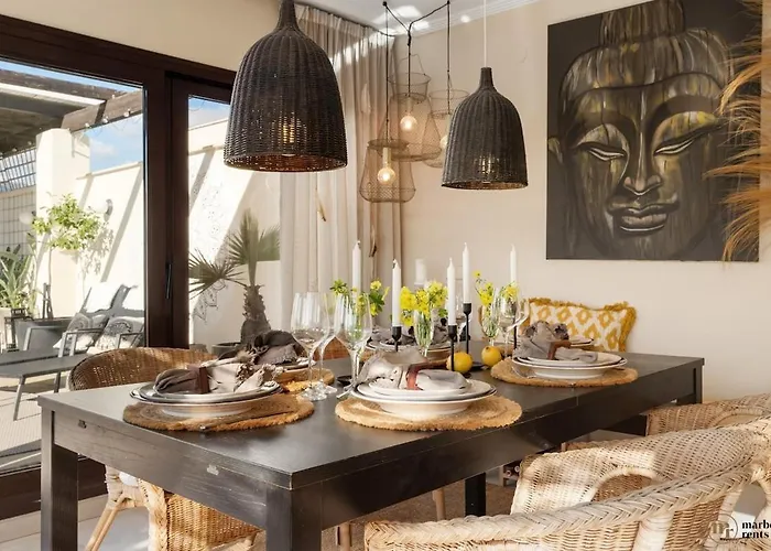 Penthouse Bali Ref #94 * 埃斯特波纳